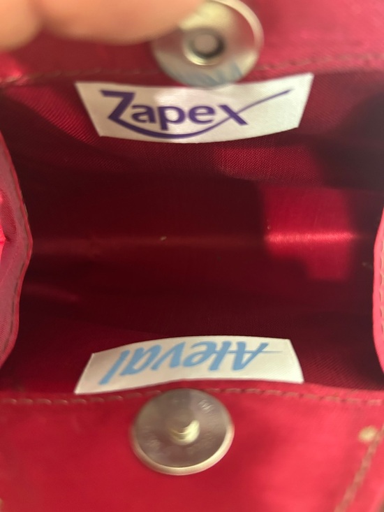 Purse reddish burnt with gold bead design, Very unique design with a gold handle - Picture 7 of 7